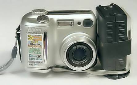    Nikon CoolPix 885